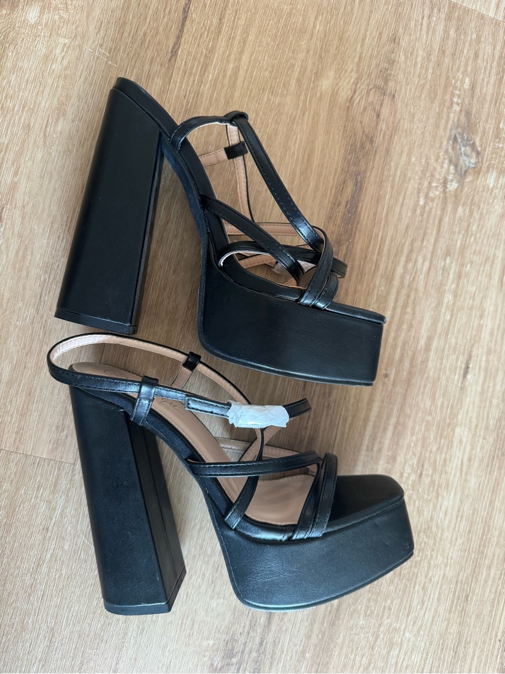 Nasty Gal Black Strappy Platform Block Heels - Picture 4 of 7